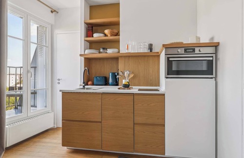 Enfants-Rouges Apartment | Chic 1BR in the Heart of Le Marais - Bretagne