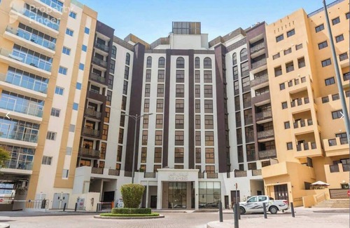 Jadaf Apartment | Chic 1BR Iris Amber Al Jaddaf