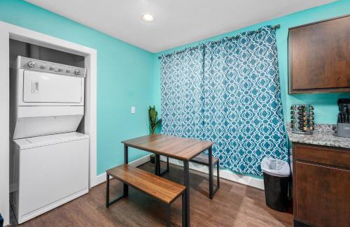 Braeswood Place Apartment | Chic 1BR Stay with King Bed and Free Park