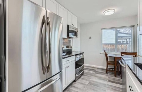 Englewood House | Chic 2 BDR Haven with Private Backyard