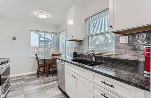 Englewood House | Chic 2 BDR Haven with Private Backyard