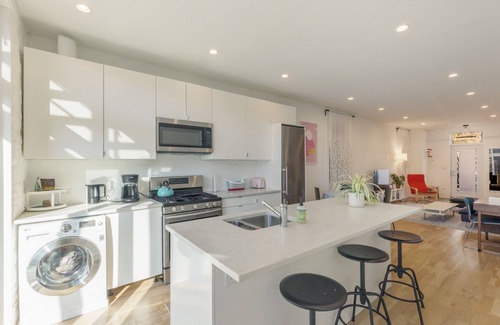 West Town Apartment | Chic 2-Bed, 2-Bath Flat, Courtyard & Fire Pit in Ukrainian Village, Chicago!