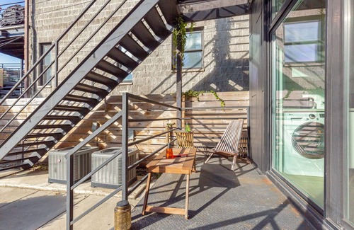 West Town Apartment | Chic 2-Bed, 2-Bath Flat, Courtyard & Fire Pit in Ukrainian Village, Chicago!