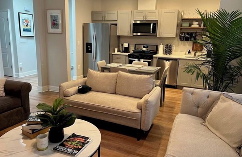 Brentwood Apartment | Chic 2-bedroom apartment with WiFi, AC in vibrant Washington, DC near Metro
