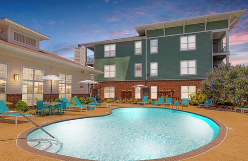 Downtown Memphis Apartment | Chic 2-bedroom apartment with fitness room and AC in amazing Memphis