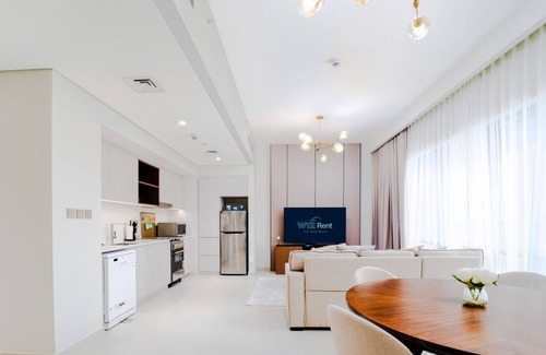 Dubai Apartment | Chic 2 BR in Vida Residences with Canal View