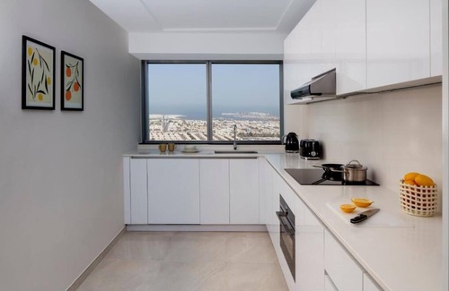 Dubai Apartment | Chic 2 BR with Sea View Trade Center Dubai