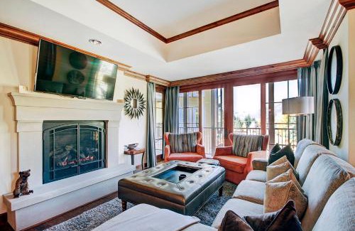 Vail Apartment | Chic 2 BRDen Ritz-Carlton Condo with Valley Views