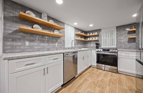 Church Street House | Chic 2BR Downstairs Unit - Fenced Yard Grant Park