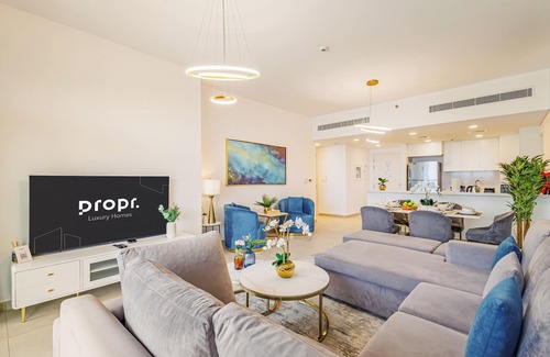 Umm Suqeim 3 Apartment | Chic 2BR + Maid | Steps from Burj Al Arab, MJL