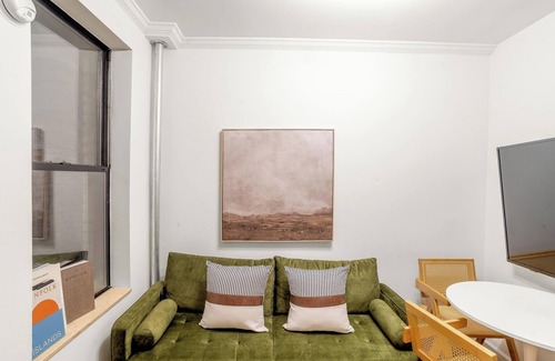 Bowery Apartment | Chic 3-Bed 2-Bath Home in Vibrant Lower East Side
