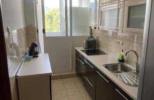 Mostar Apartment | Chic 3-bedroom apartment and AC in marvelous Mostar