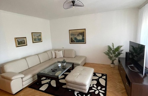 Mostar Apartment | Chic 3-bedroom apartment and AC in marvelous Mostar