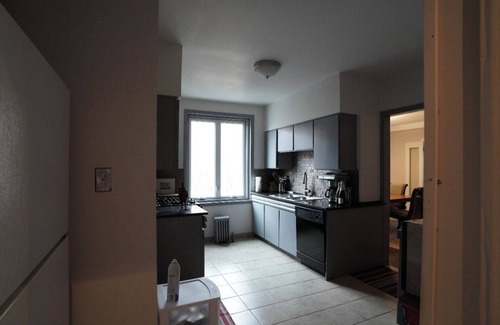 South Shore House | Chic 3-bedroom building with fitness room and AC in wonderful Chicago