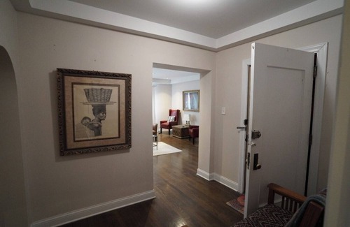 South Shore House | Chic 3-bedroom building with fitness room and AC in wonderful Chicago