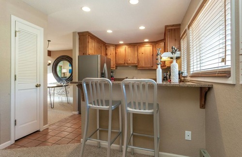 Intermountain Condo | Chic 3-Level Condo w/Private Deck, Hot Tub & BBQ