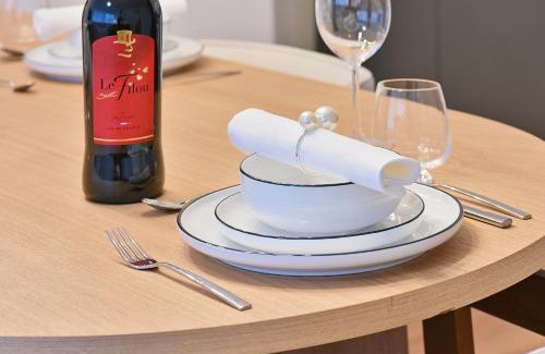 Elberfeld-Mitte Apartment | Chic and Spacious 2-Room Apt in Wuppertal Center