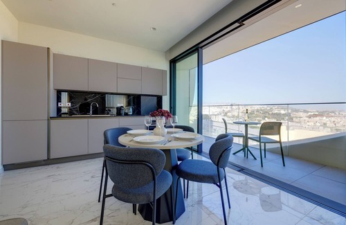 Paceville Apartment | Chic Apartment at Mercury Towers