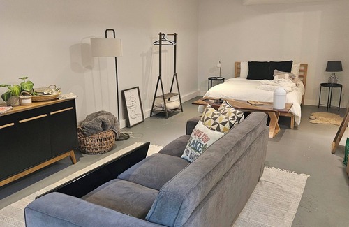 Orillia Apartment | Chic apartment with AC and WiFi in serene Orillia