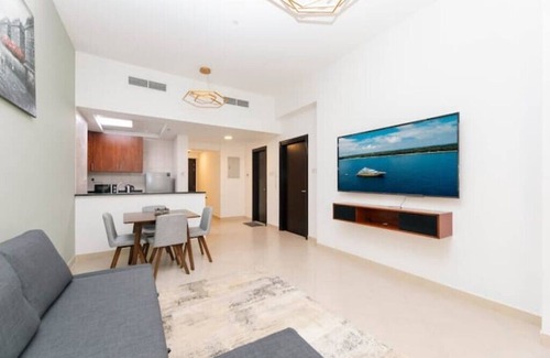 Jabal Ali 2 Apartment | Chic Apartment With Balcony Near The Walk JBR