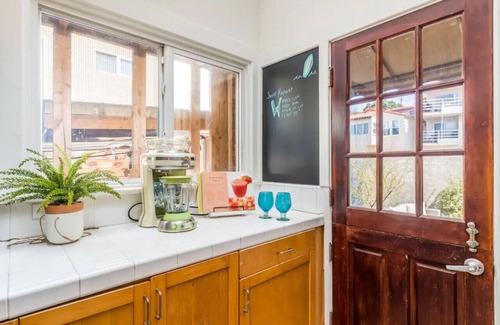 El Porto House | Chic Beach Bungalow 3 Blocks from the Sand