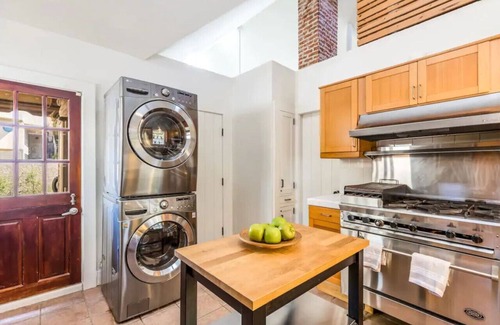 El Porto House | Chic Beach Bungalow 3 Blocks from the Sand