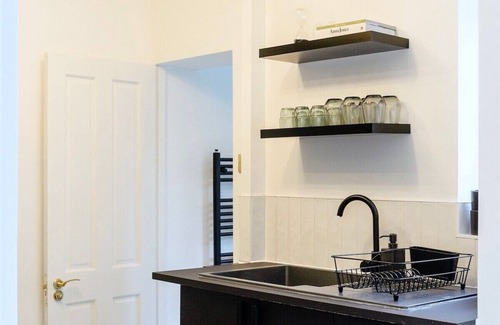 Margate House | Chic Beach Getaway (sleeps 6) - 4 mins to beach