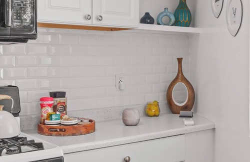 Hawthorne Apartment | Chic & Bright Hawthorne Suite-Near LAX/SoFi/SpaceX