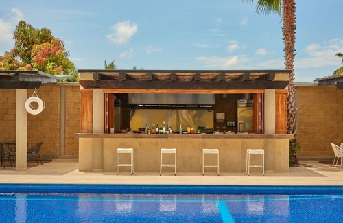 El Tezal Hotel | Chic Coastal Escape in Cabo San Lucas – Steps from Beaches, Marina and Markets