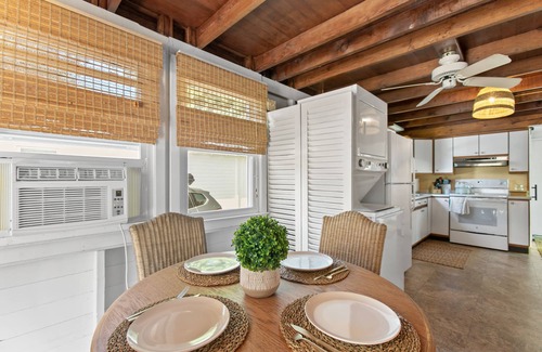 Old Lyme House | Chic Coastal Retreat with Short Walk to Beach
