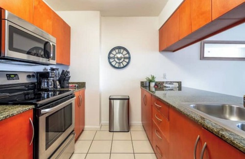 Brickell Apartment | Chic condo with parking, gym, pool and great viewnn