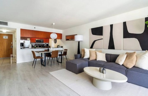 Brickell Apartment | Chic condo with parking, gym, pool and great viewnn