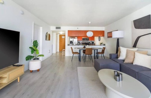 Brickell Apartment | Chic condo with parking, gym, pool and great viewnn