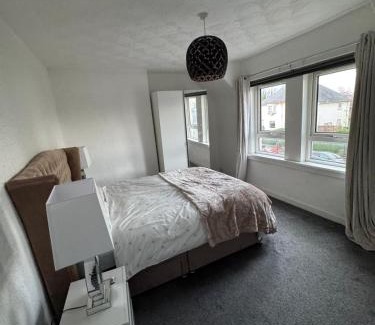 Kilmarnock House | Chic & Cozy 2BR Semi-Detached