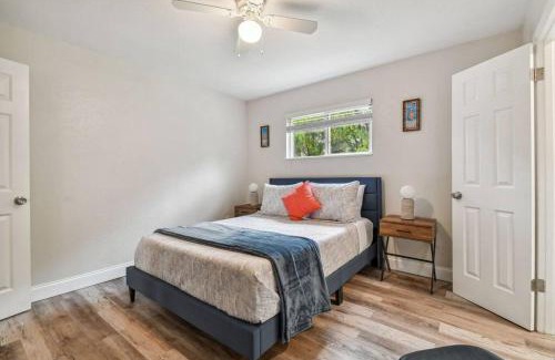 Largo Villa | Chic & Cozy 3 Bed/2 Bath House Near Beaches