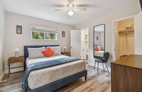Largo Villa | Chic & Cozy 3 Bed/2 Bath House Near Beaches