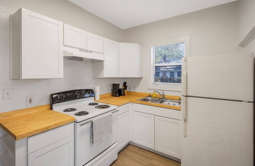University Heights House | Chic & Cozy 3BR 2BA Home - Heart of GNV!