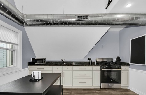 Brighton Park House | Chic & Cozy Chicago Stay Close to Downtown