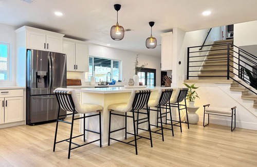 Peoria Ave Citizen's Group House | Chic & Cozy Spanish Hacienda, Courtyard & Pool
