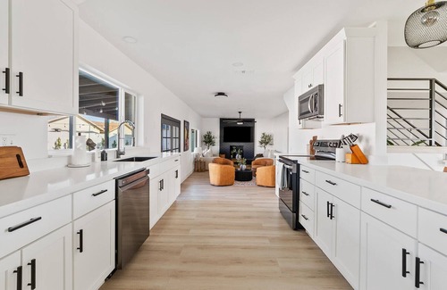 Peoria Ave Citizen's Group House | Chic & Cozy Spanish Hacienda, Courtyard & Pool