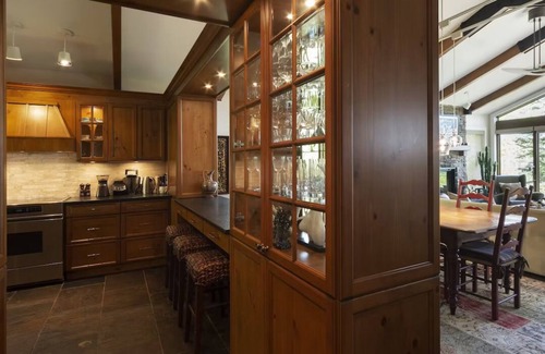 Sainte-Adele Ski Chalet | Chic designer ski chalet /kid friendly high end retreat, great for remote workn