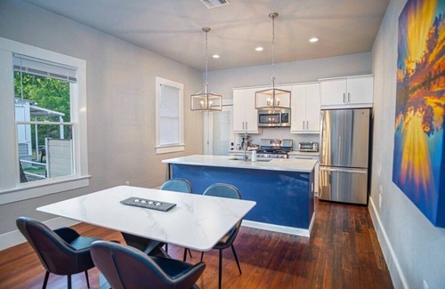 Southtown House | Chic Downtown Farmhouse with Garden and BBQ Grill