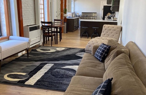 Pico-Union House | Chic Downtown LA Live adjacent Private room & Bath