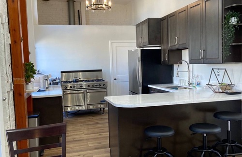 Pico-Union House | Chic Downtown LA Live adjacent Private room & Bath