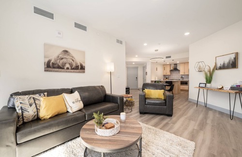 Winter Park Condo | Chic Downtown Modern Condo in Heart of WP