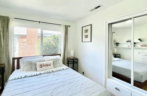 Chico House | Chic Family Getaway w/King bed + Secret Playroom