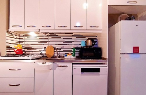 Lara Apartment | Chic Flat Centrally Located in Antalya