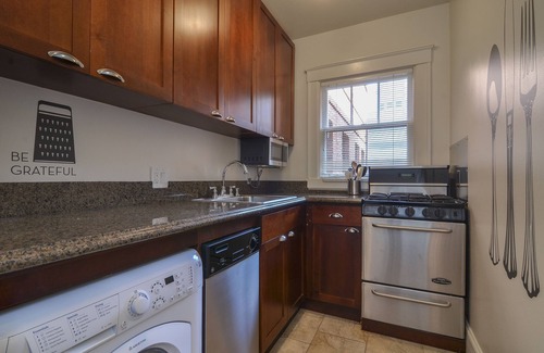 Belltown Condo | Chic flat. Trendy neighborhood. Walk to Pike Place Market.