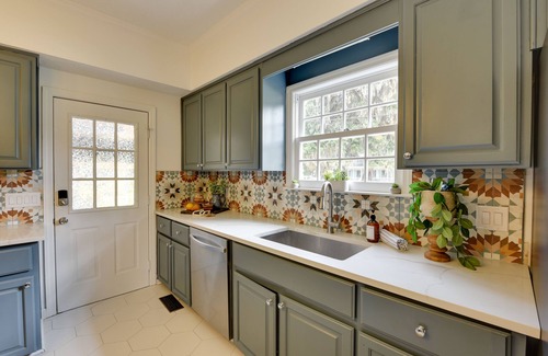 Savannah House | Chic Georgia Getaway w/Pool & Deck, Near Beaches!