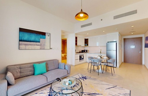 Za'abeel 2 Apartment | Chic High Rise 1 Bed l Pool Access with Burj Views